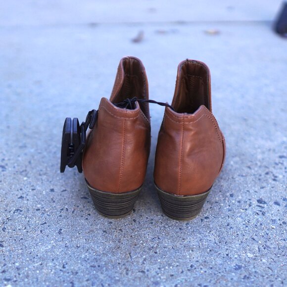 Faded Glory Tan Brown Ankle Booties 7 Western Chelsea V-Slit Faux Leather - Picture 4 of 9